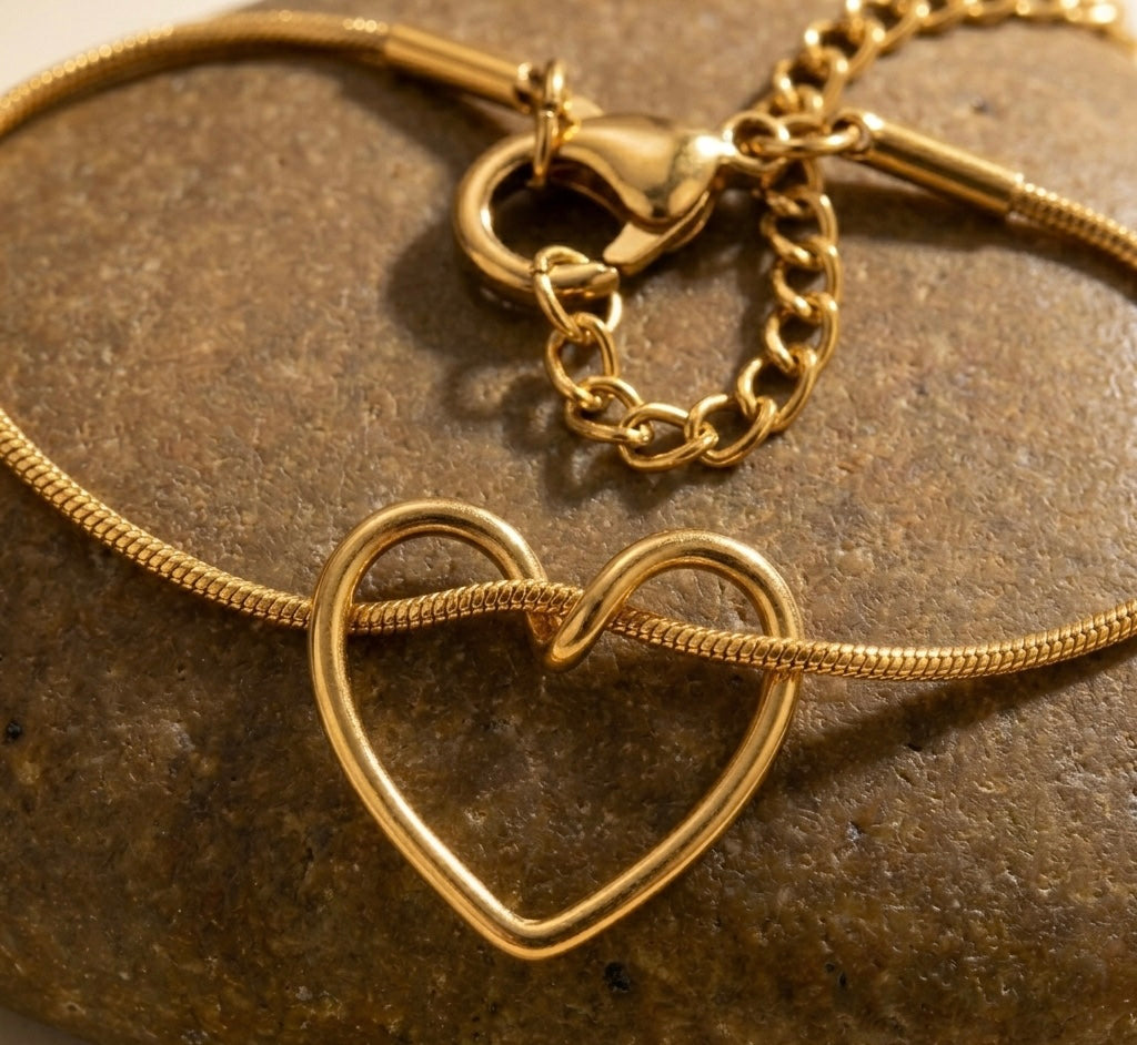 Dainty Heart Outline Chain Bracelet – 18K Gold Plated, Anti-Tarnish & Waterproof