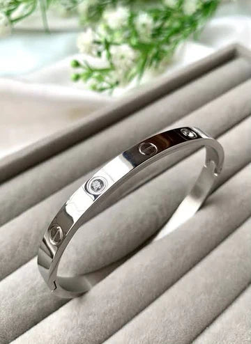 Cartier Bracelet 18K Gold Plated – Timeless Cuff Design for Women