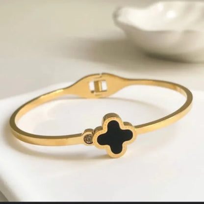 Clover Kiss - 18k Gold Plated Cuff/Bangle