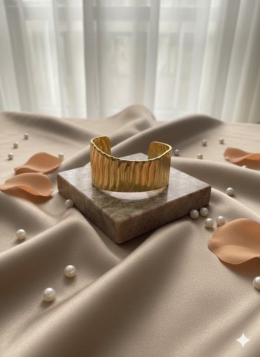 Desert Sands Textured Bangle – Minimalist Hammered Gold Cuff