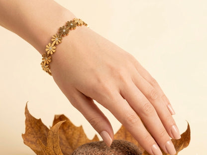18k Gold Plated Daisy Flower Bangle