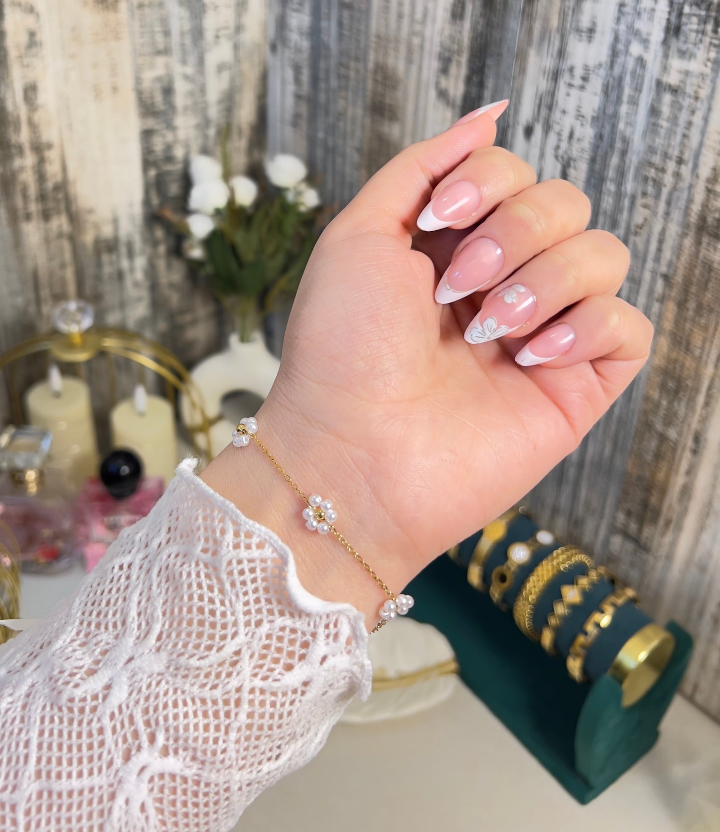 Dainty Pearl Daisy Charm Bracelet – 18K Gold Plated, Anti-Tarnish & Waterproof