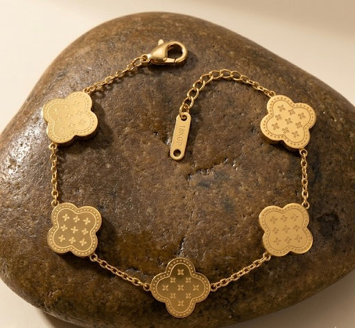Textured Vintage Clover Bracelet – 18K Gold Plated, Anti-Tarnish & Waterproof
