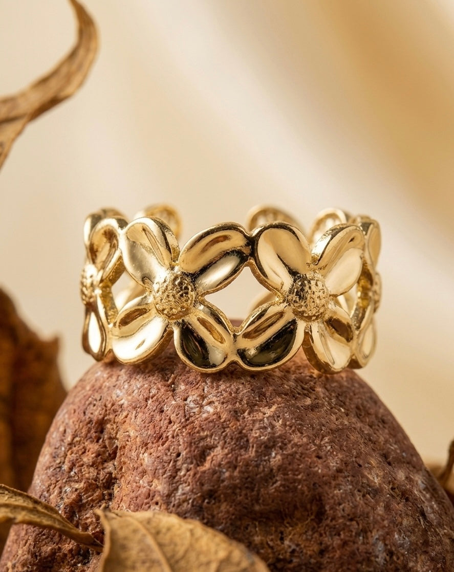 Vintage-Inspired Gold Daisy Eternity Ring ACERO JEWELS