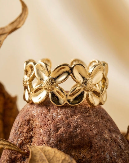 Vintage-Inspired Gold Daisy Eternity Ring ACERO JEWELS