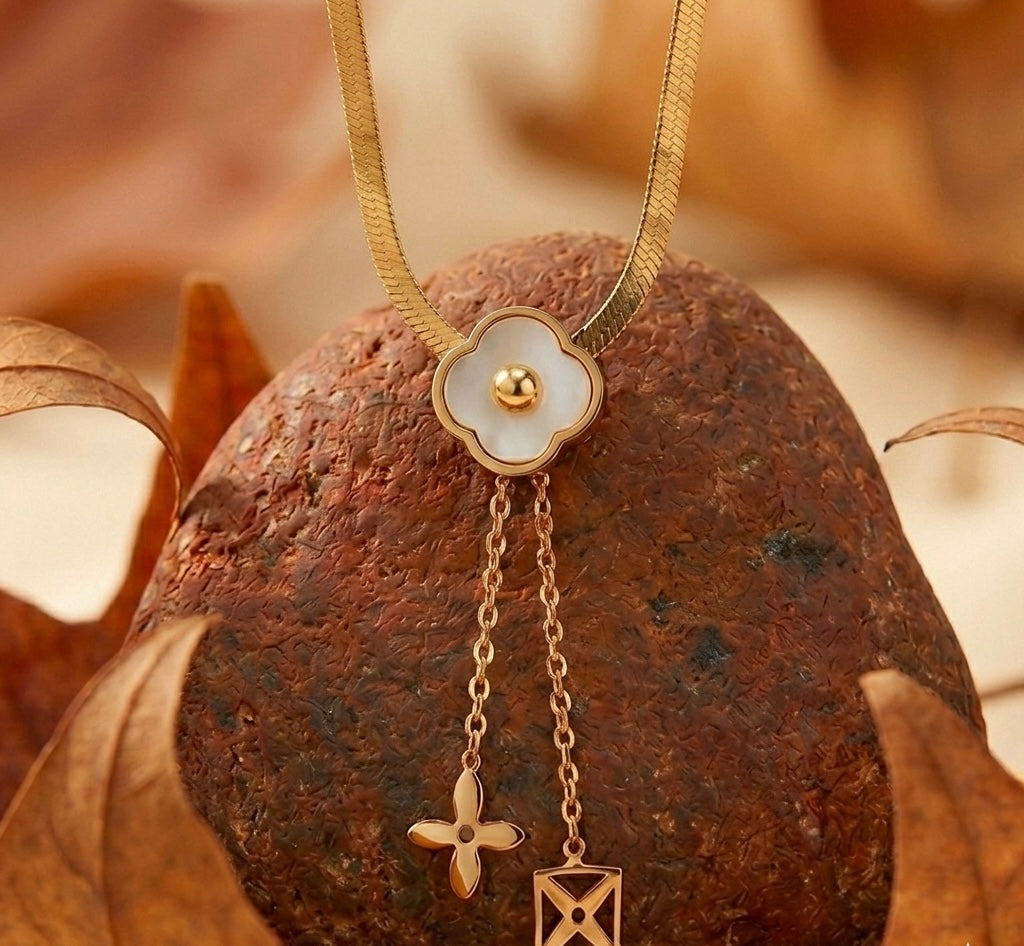 Elegance Lariat Herringbone Necklace – 18k Gold & Shell Clover Inlay