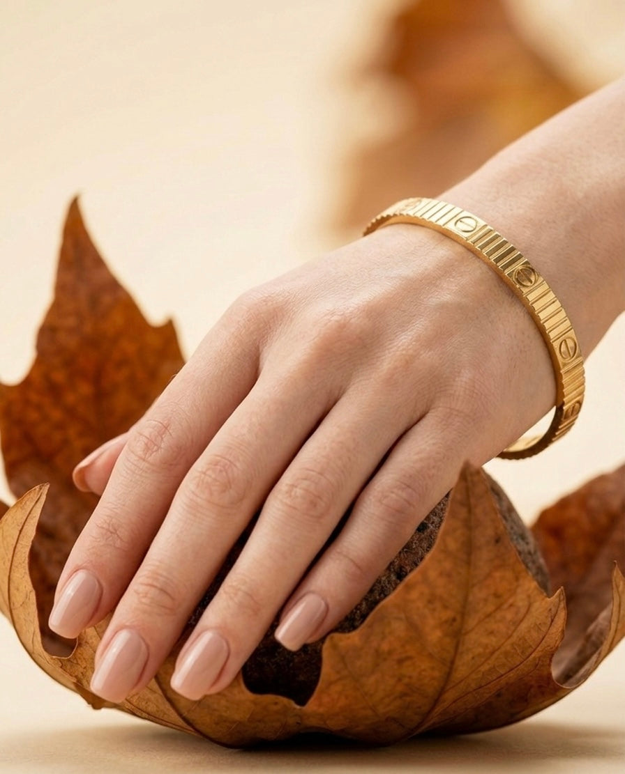 18k Gold Plated Iconic Screw Motif Textured Bangle