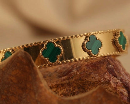18k Gold Plated Emerald Green Clover Bangle – Malachite Style Motif Bracelet