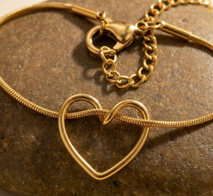 Dainty Heart Outline Chain Bracelet – 18K Gold Plated, Anti-Tarnish & Waterproof
