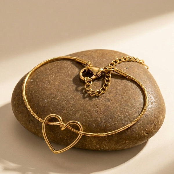 Dainty Heart Outline Chain Bracelet – 18K Gold Plated, Anti-Tarnish & Waterproof