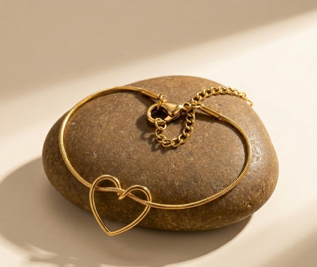 Dainty Heart Outline Chain Bracelet – 18K Gold Plated, Anti-Tarnish & Waterproof