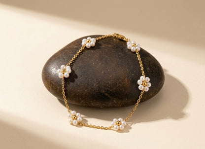 Dainty Pearl Daisy Charm Bracelet – 18K Gold Plated, Anti-Tarnish & Waterproof