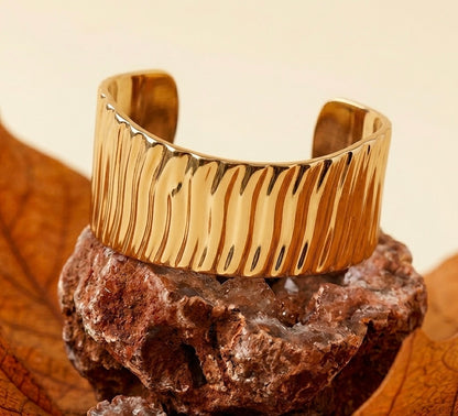 Desert Sands Textured Bangle – Minimalist Hammered Gold Cuff