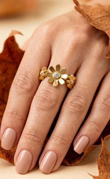 Vintage Gold Daisy Flower Ring with Crystals