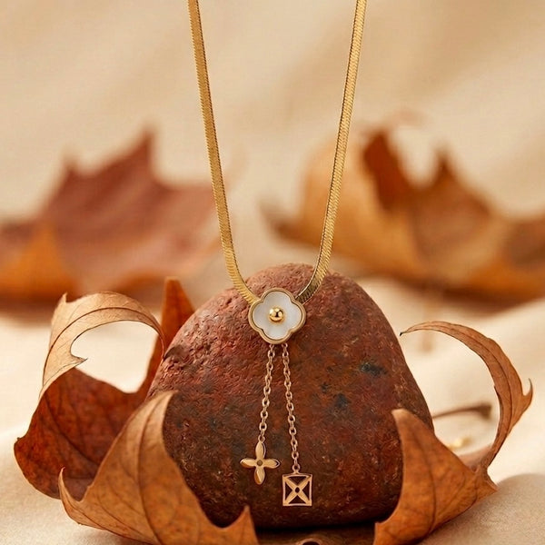 Elegance Lariat Herringbone Necklace – 18k Gold & Shell Clover Inlay
