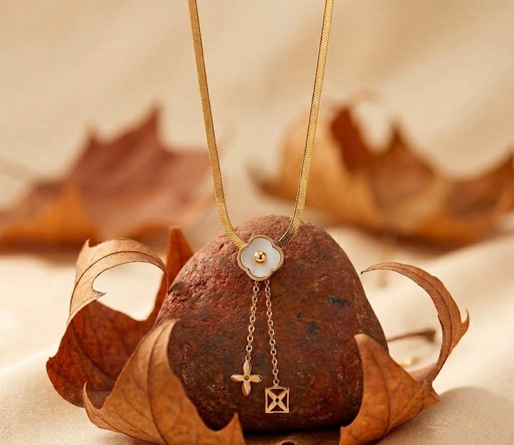 Elegance Lariat Herringbone Necklace – 18k Gold & Shell Clover Inlay