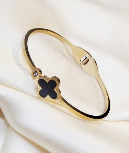 Clover Kiss - 18k Gold Plated Cuff/Bangle