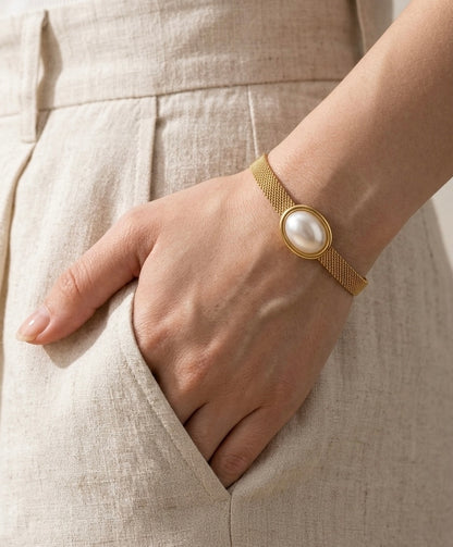 Elegant 18K Gold Plated Vintage-Style Mesh Chain Bracelet with Oval Pearl