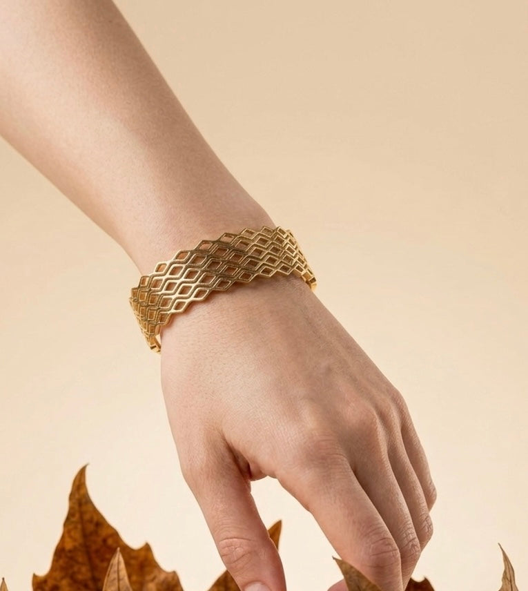 18k Gold Plated Geometric Honeycomb Mesh Bangle
