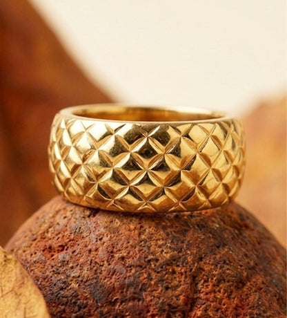 Gold Quilted Dome Ring – Chunky Diamond Pattern Statement Band – Luxury 18K Gold Plated Textured Ring for Women