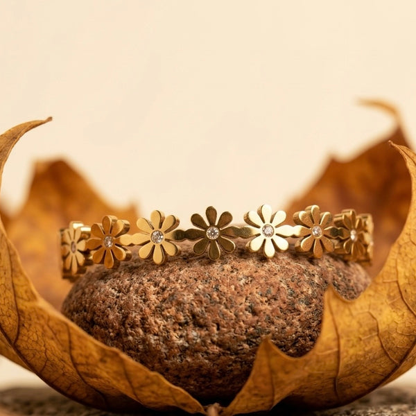 18k Gold Plated Daisy Flower Bangle