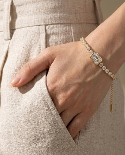 Emerald-Cut Zircon Curb Chain Bracelet - 18K Gold Plated Minimalist Statement Jewelry