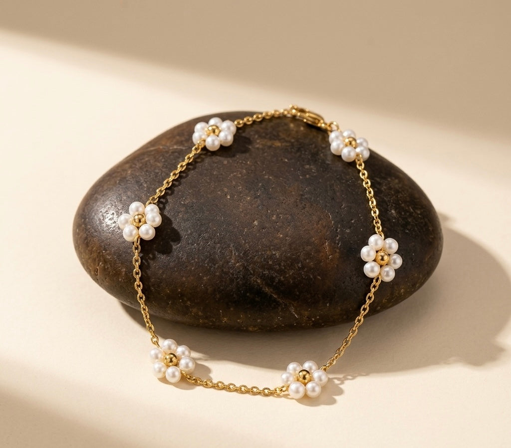 Dainty Pearl Daisy Charm Bracelet – 18K Gold Plated, Anti-Tarnish & Waterproof