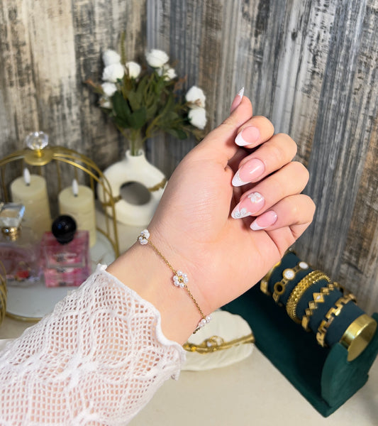 Dainty Pearl Daisy Charm Bracelet – 18K Gold Plated, Anti-Tarnish & Waterproof