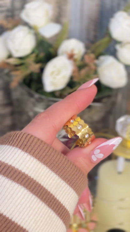 Gold Honeycomb Geometric Ring