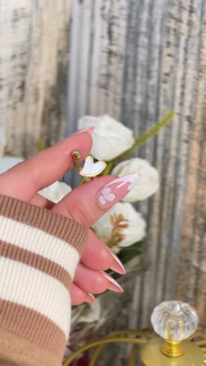 Dainty White Enamel Heart Open Ring – Gold Wrap Ring with Zircon Accent – Minimalist Heart Jewelry Gift for Her