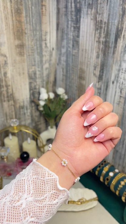 Dainty Pearl Daisy Charm Bracelet – 18K Gold Plated, Anti-Tarnish & Waterproof